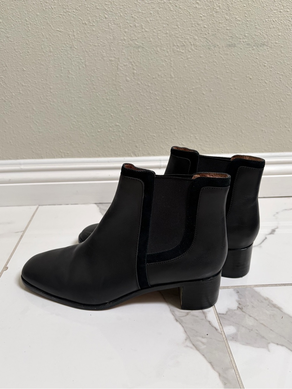 Madewell Black Leather Chelsea Ankle Boots